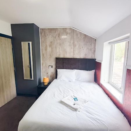 Park City Suites Hotel Manchester Buitenkant foto