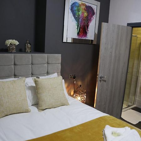 Park City Suites Hotel Manchester Buitenkant foto