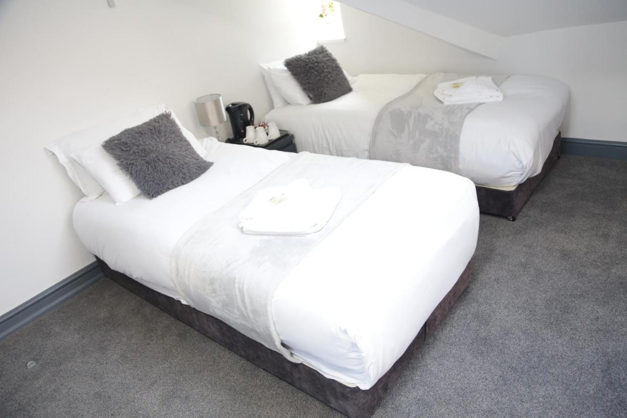 Park City Suites Hotel Manchester Buitenkant foto