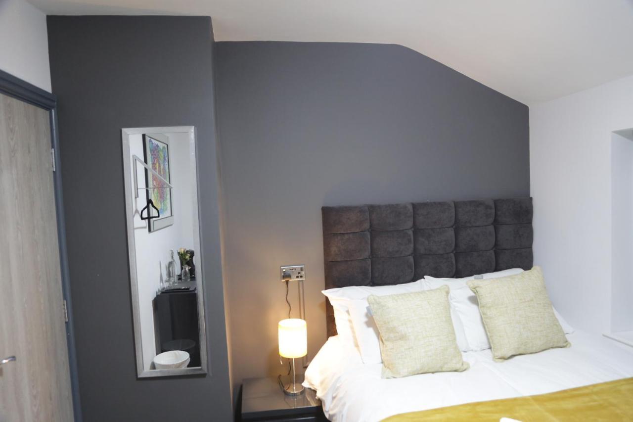 Park City Suites Hotel Manchester Buitenkant foto