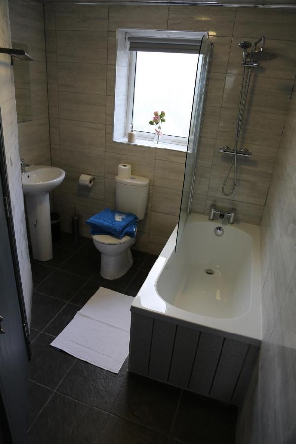 Park City Suites Hotel Manchester Buitenkant foto