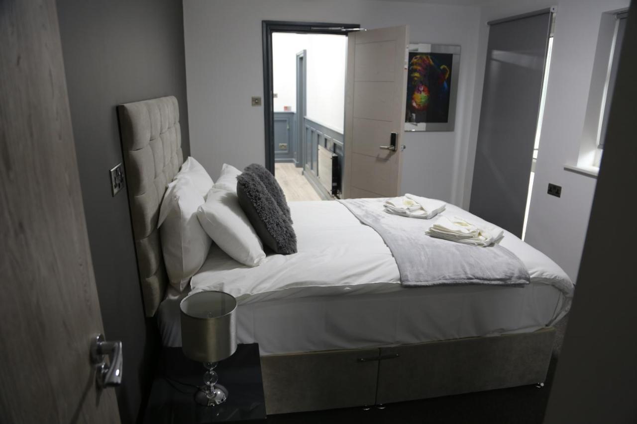 Park City Suites Hotel Manchester Buitenkant foto
