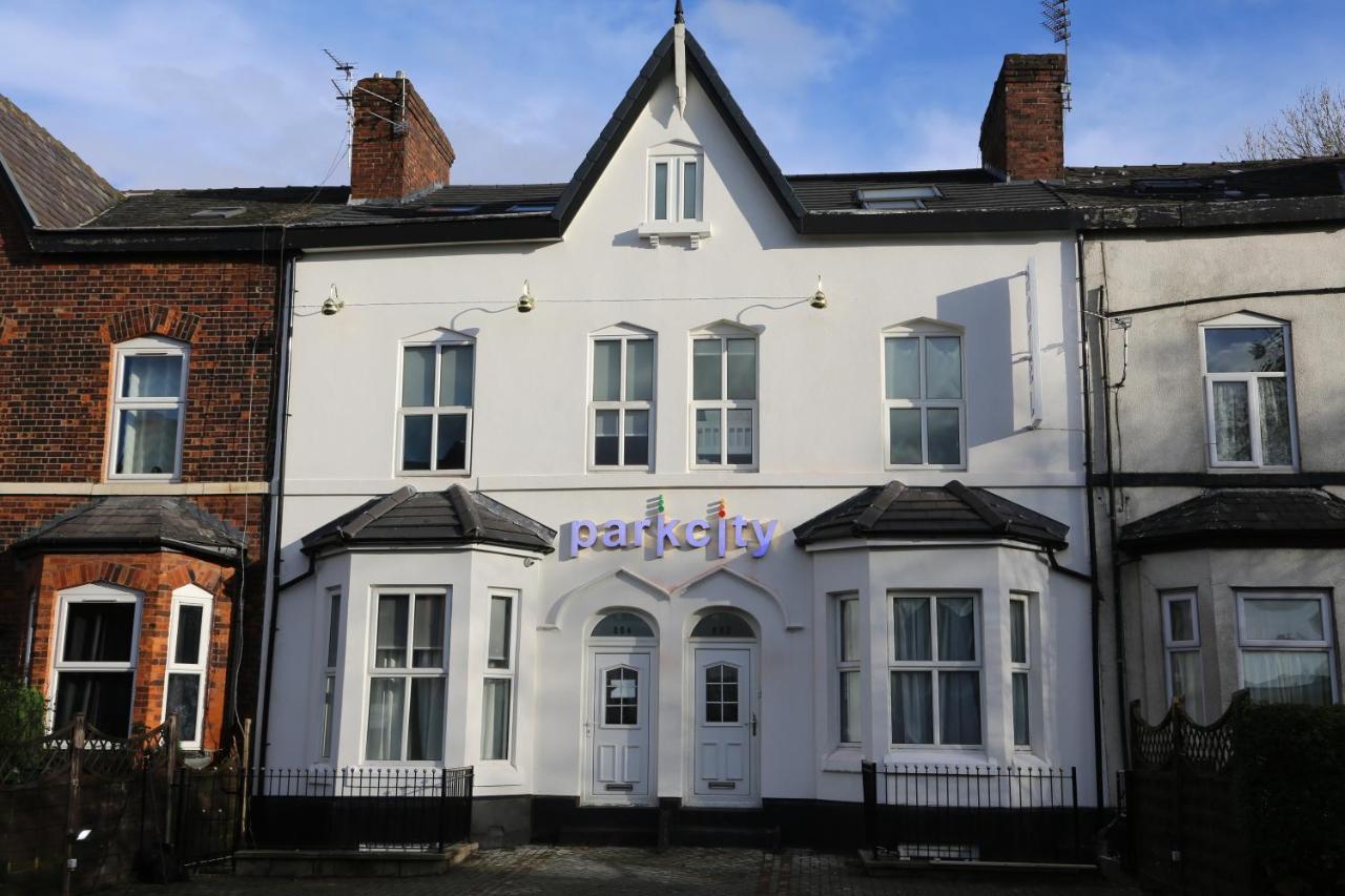 Park City Suites Hotel Manchester Buitenkant foto