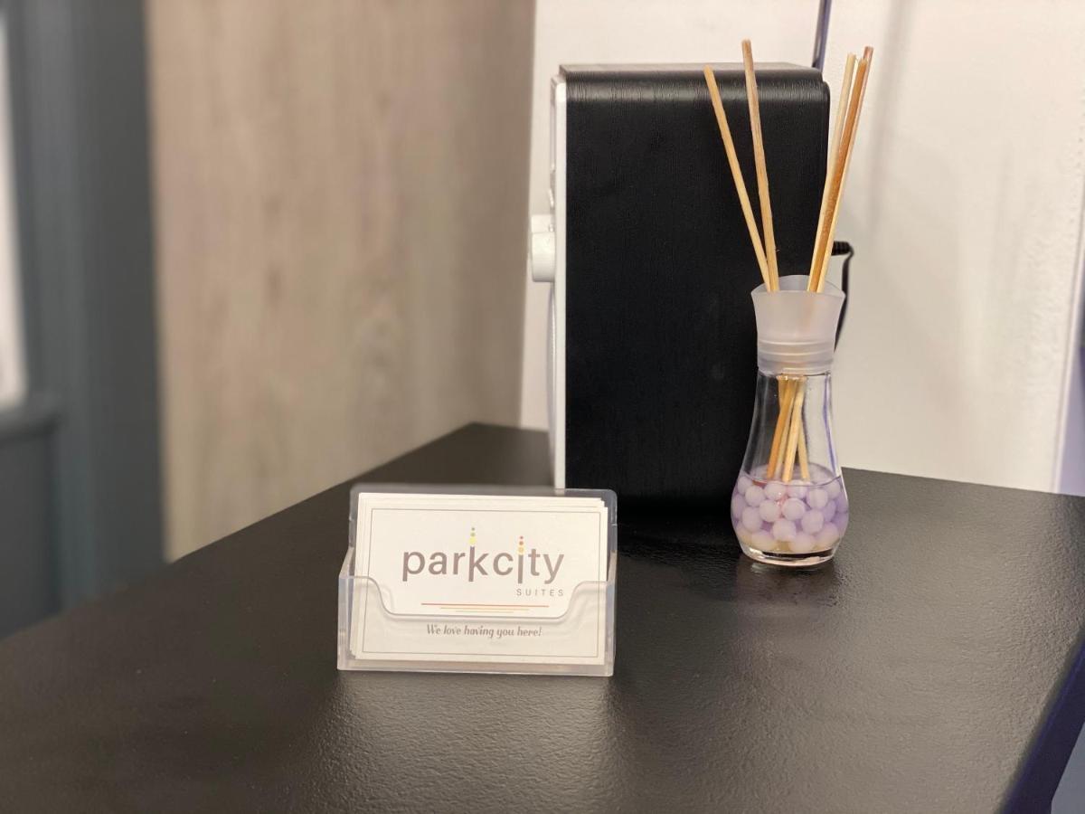 Park City Suites Hotel Manchester Buitenkant foto